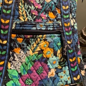 Vera Bradley crossbody mailbag beautiful bright colors no fading like new